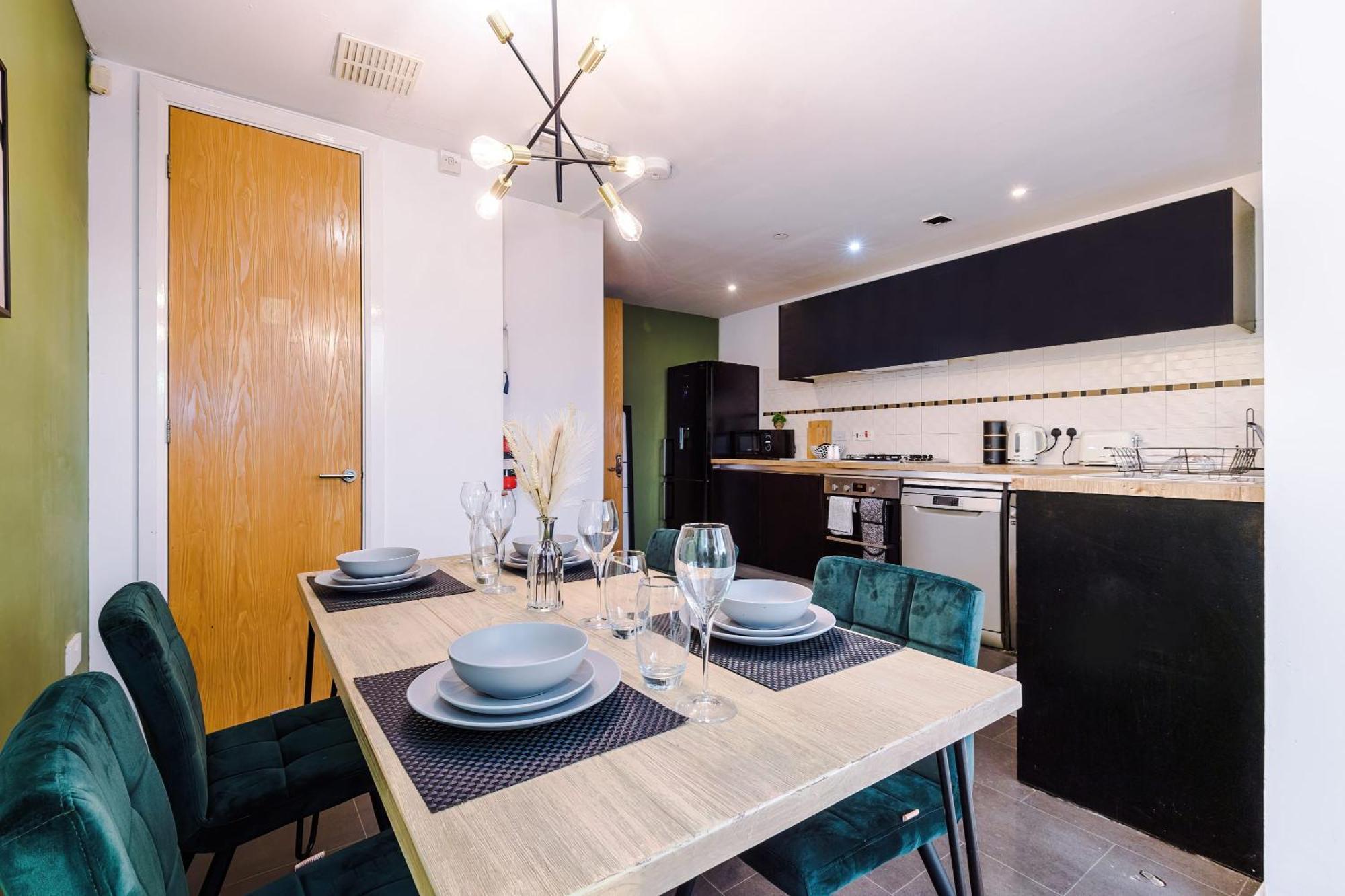 Rest&Recharge At A Spacious Townhouse By The Etihad Villa Manchester Eksteriør bilde