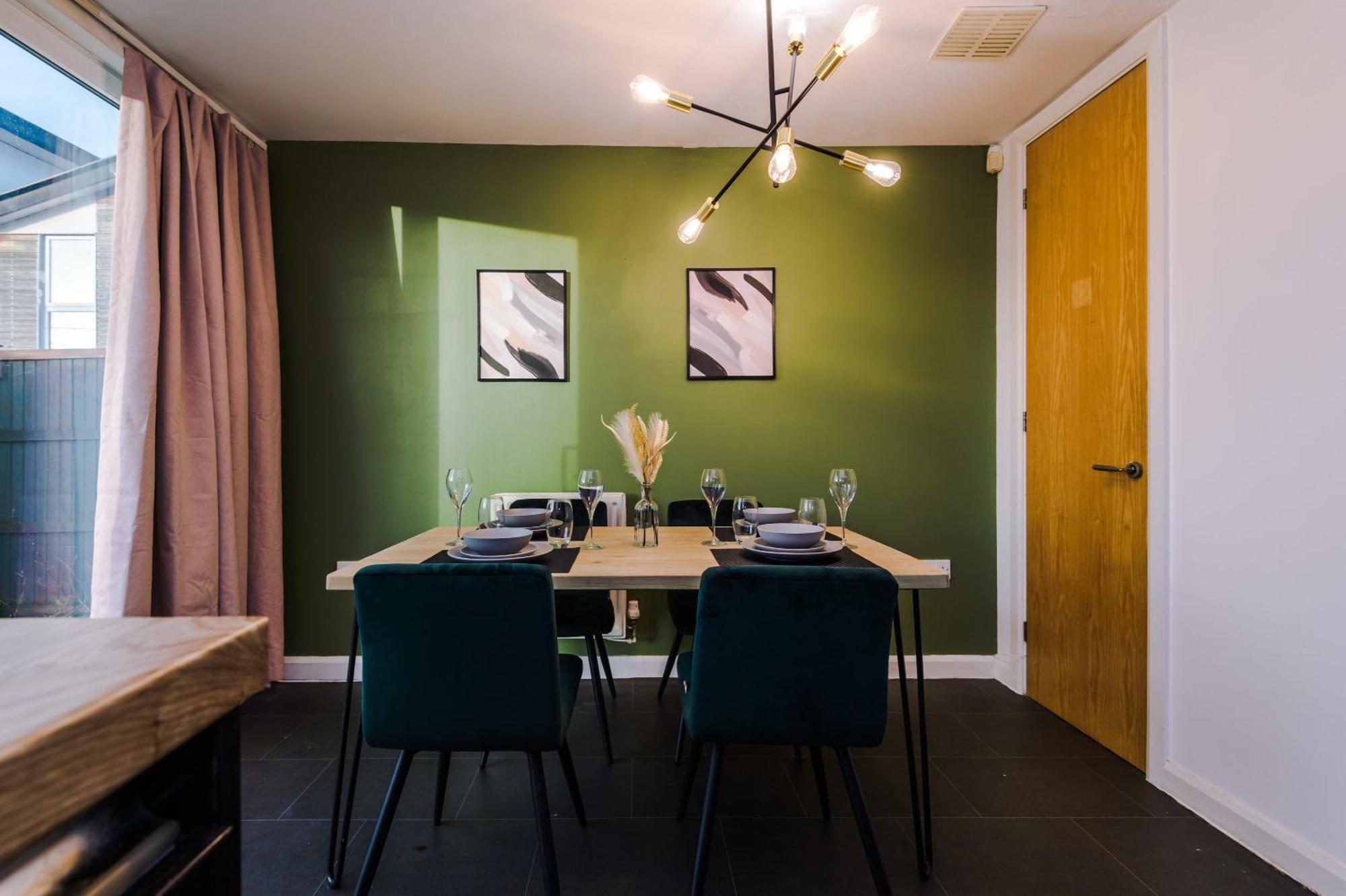 Rest&Recharge At A Spacious Townhouse By The Etihad Villa Manchester Eksteriør bilde