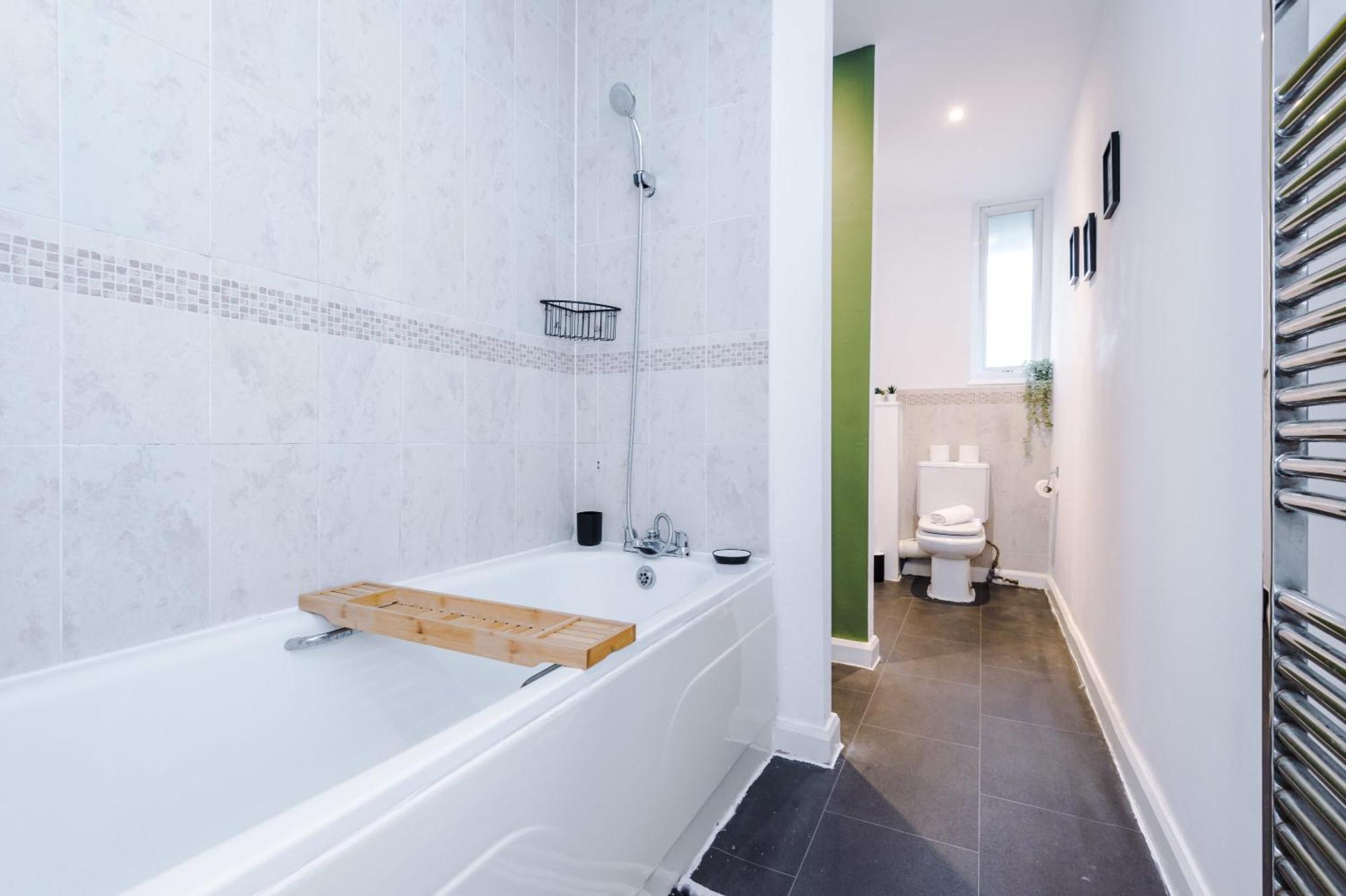 Rest&Recharge At A Spacious Townhouse By The Etihad Villa Manchester Eksteriør bilde