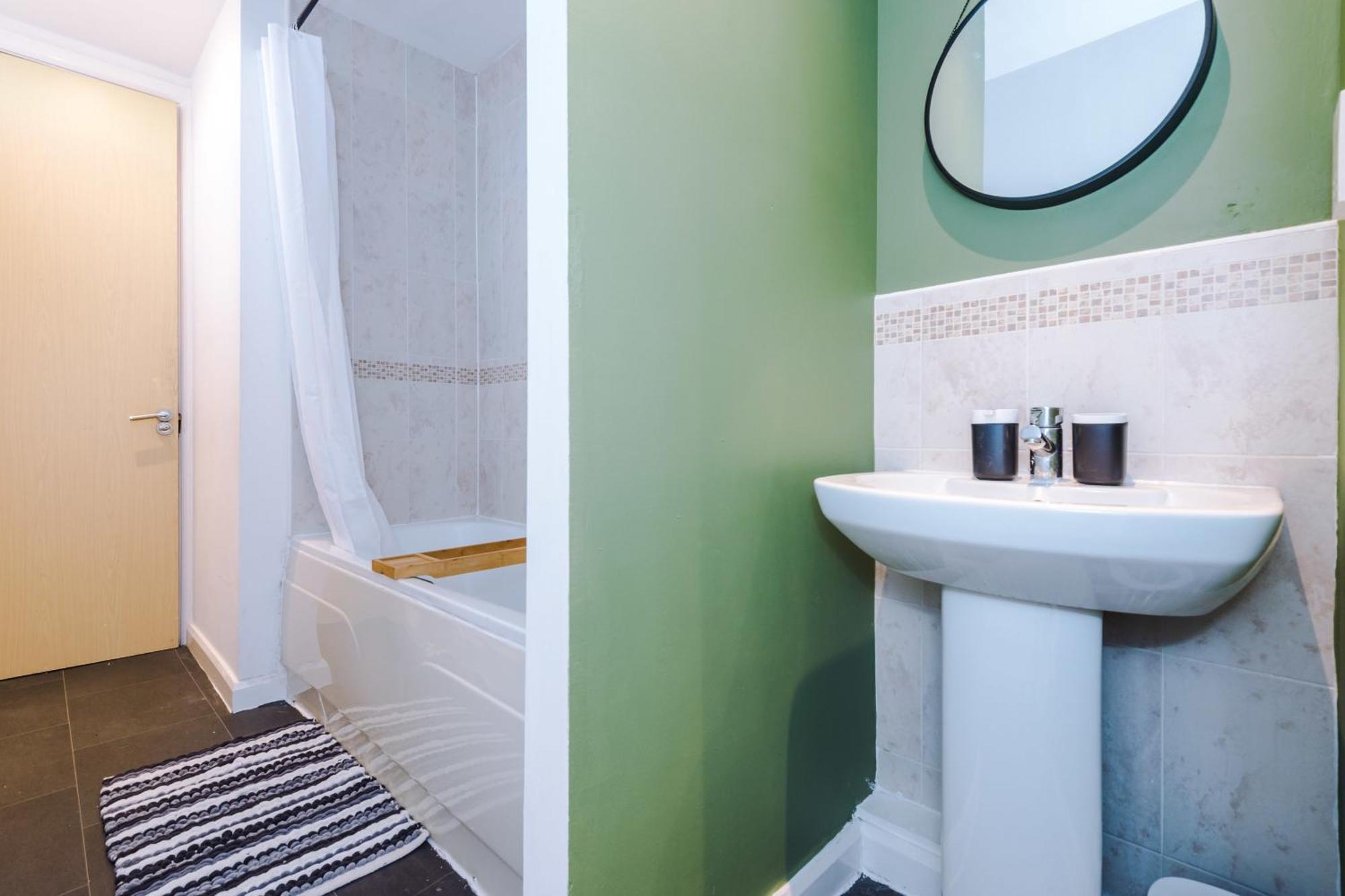 Rest&Recharge At A Spacious Townhouse By The Etihad Villa Manchester Eksteriør bilde